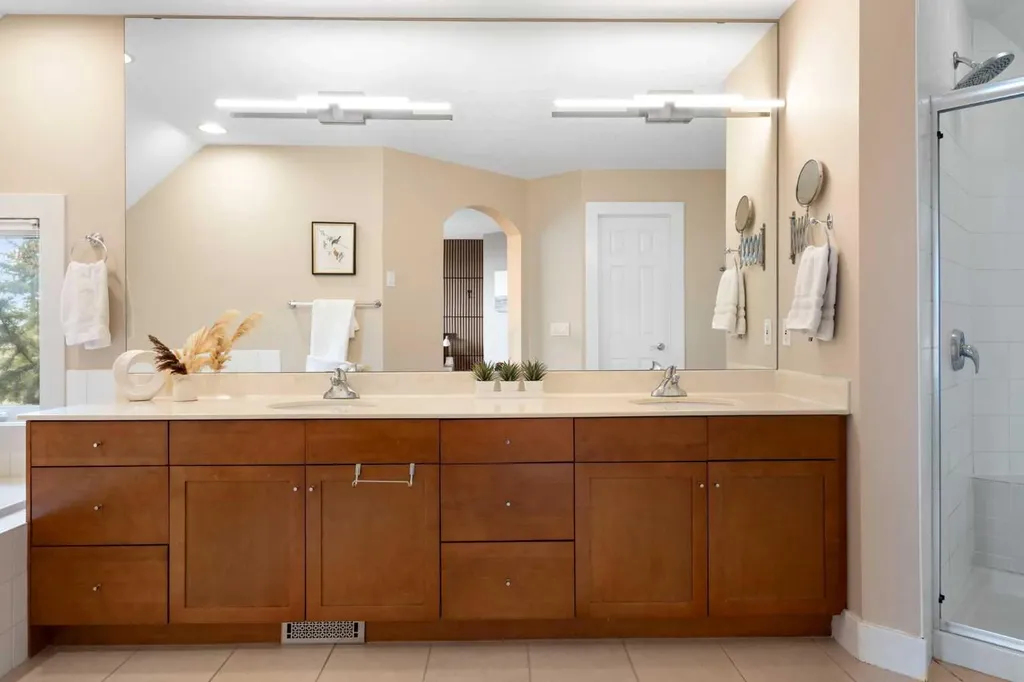 65 Tusslewood Heights NW Calgary AB T3L2M7