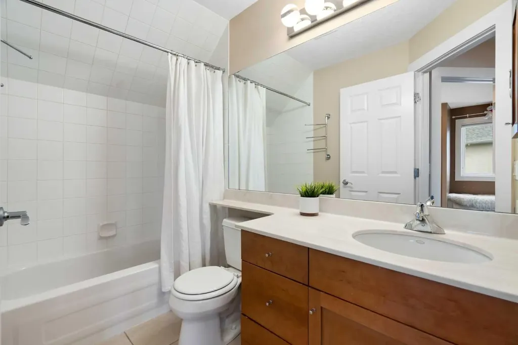 65 Tusslewood Heights NW Calgary AB T3L2M7