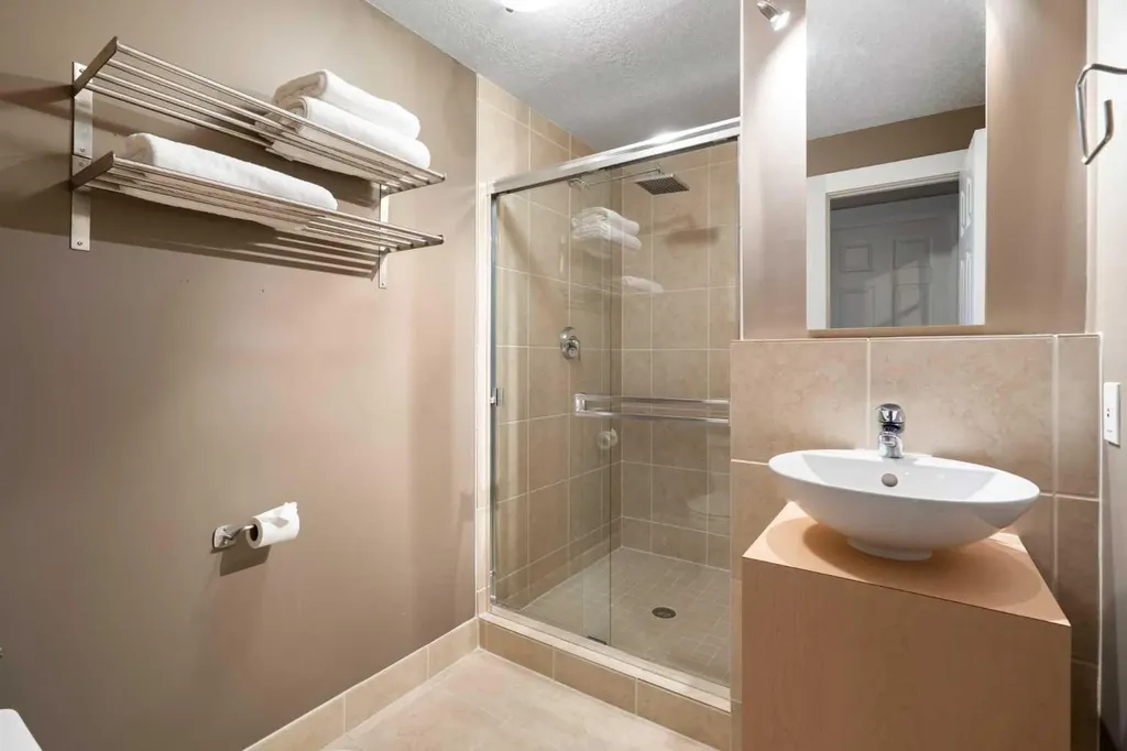 65 Tusslewood Heights NW Calgary AB T3L2M7