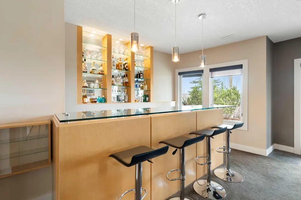 65 Tusslewood Heights NW Calgary AB T3L2M7