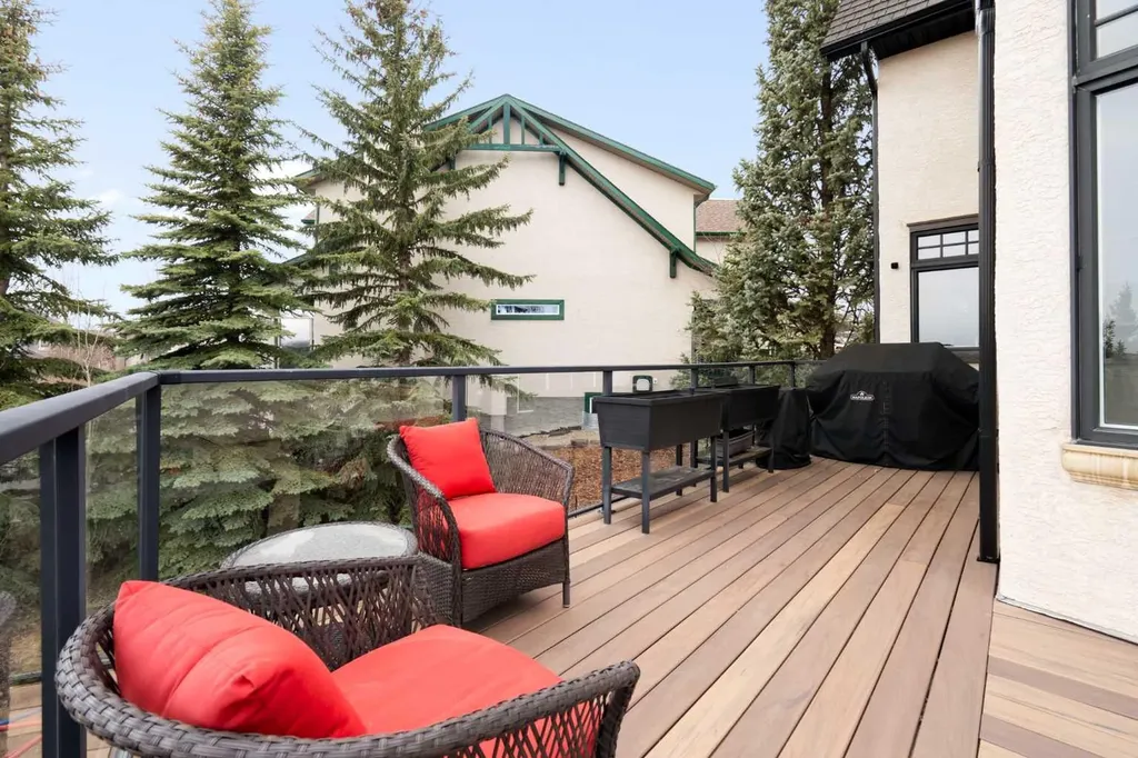 65 Tusslewood Heights NW Calgary AB T3L2M7
