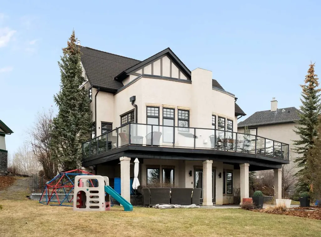 65 Tusslewood Heights NW Calgary AB T3L2M7