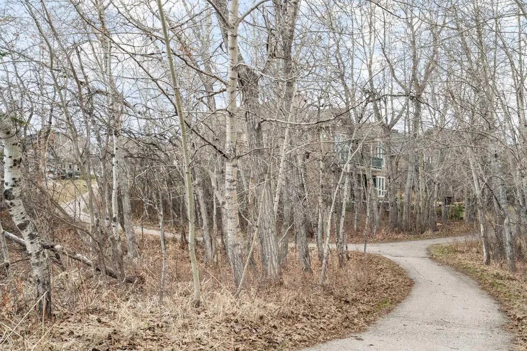 65 Tusslewood Heights NW Calgary AB T3L2M7