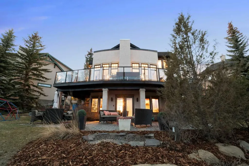 65 Tusslewood Heights NW Calgary AB T3L2M7