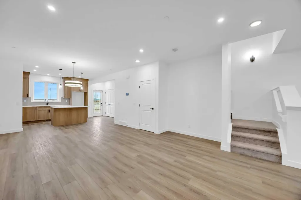 45 Hotchkiss Gardens SE Calgary AB T3S 0T6