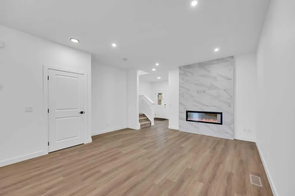 45 Hotchkiss Gardens SE Calgary AB T3S 0T6