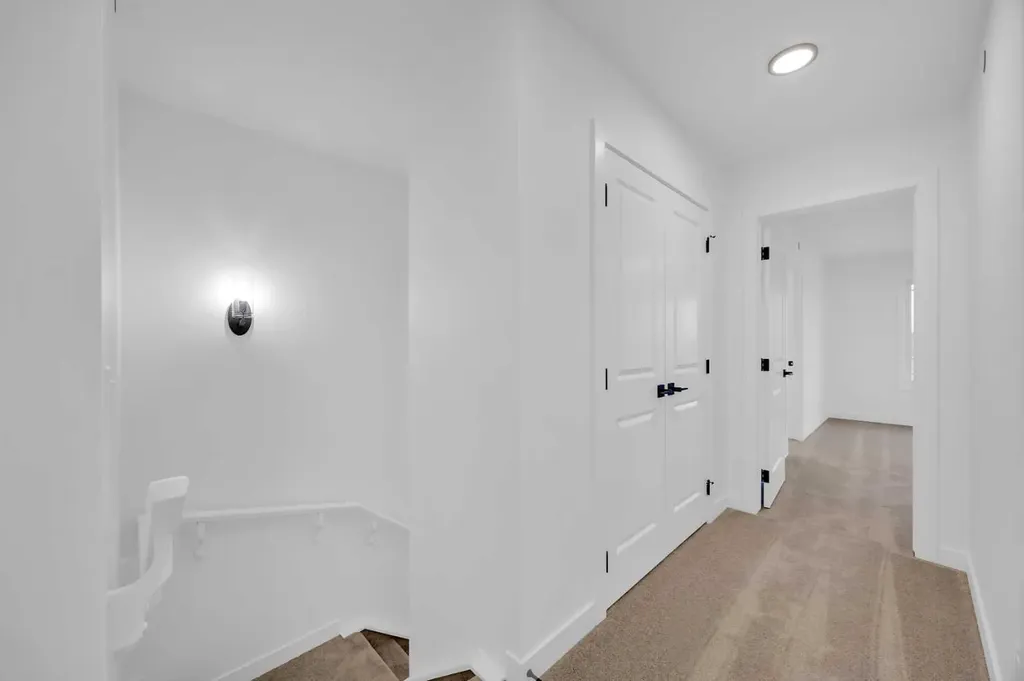 45 Hotchkiss Gardens SE Calgary AB T3S 0T6
