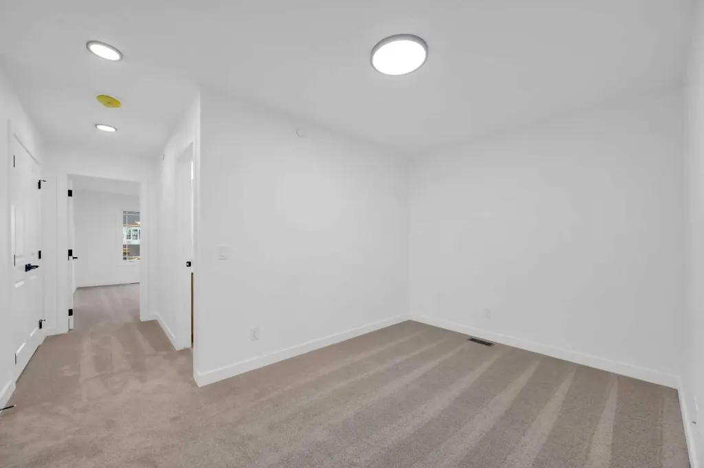 45 Hotchkiss Gardens SE Calgary AB T3S 0T6