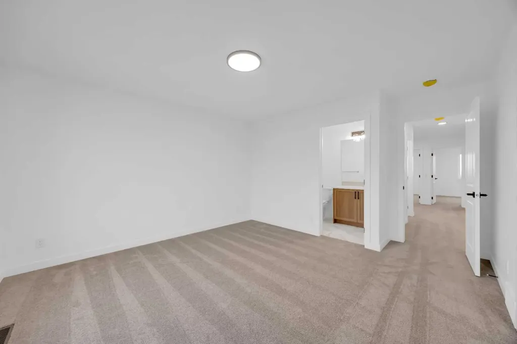 45 Hotchkiss Gardens SE Calgary AB T3S 0T6