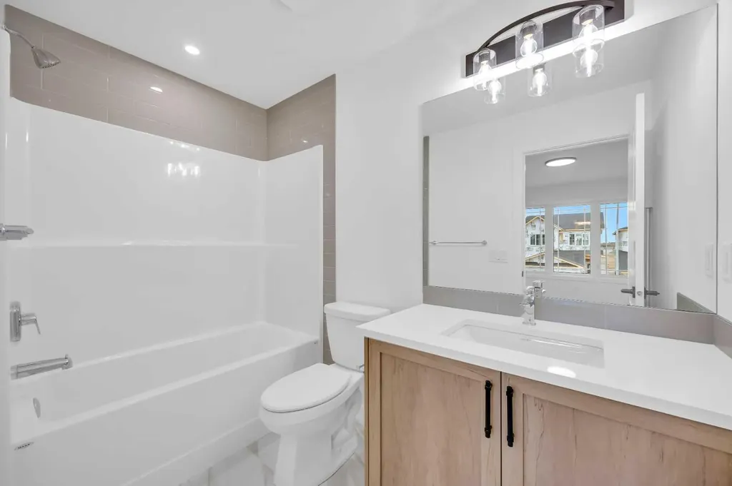 45 Hotchkiss Gardens SE Calgary AB T3S 0T6