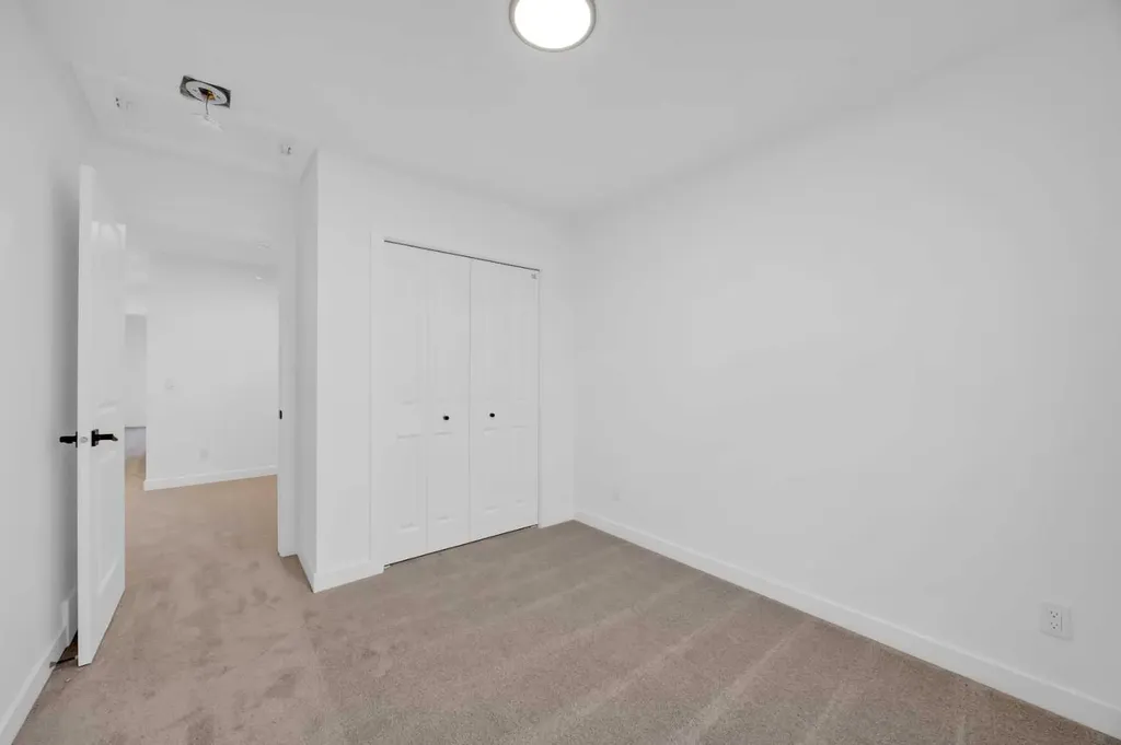 45 Hotchkiss Gardens SE Calgary AB T3S 0T6