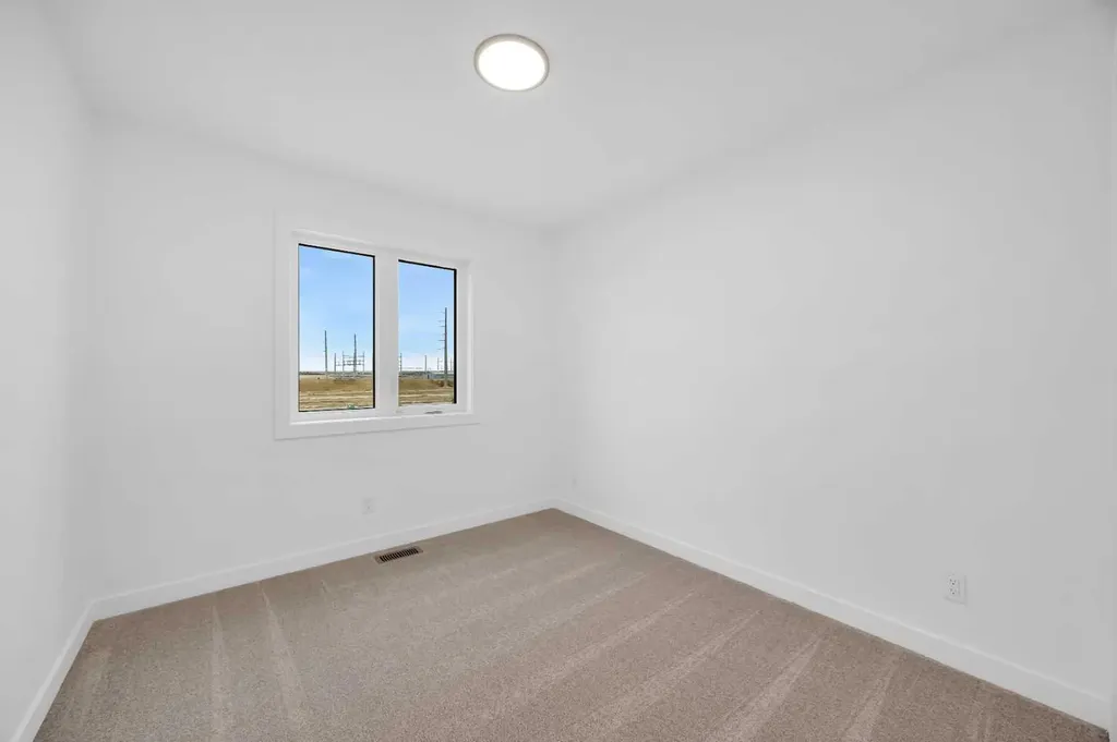 45 Hotchkiss Gardens SE Calgary AB T3S 0T6