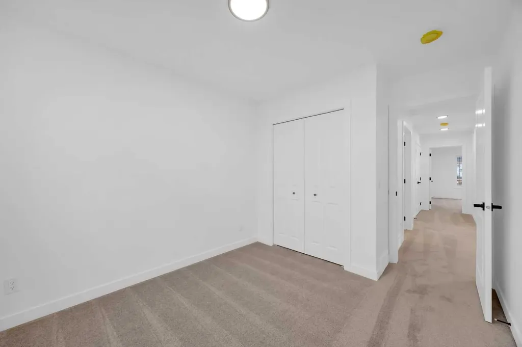 45 Hotchkiss Gardens SE Calgary AB T3S 0T6