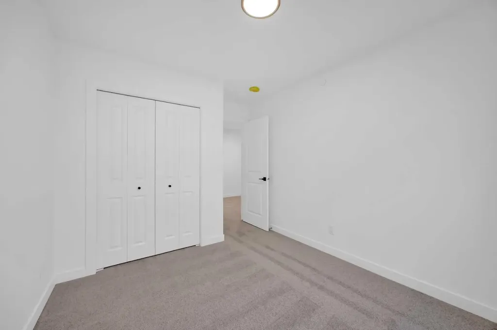 45 Hotchkiss Gardens SE Calgary AB T3S 0T6
