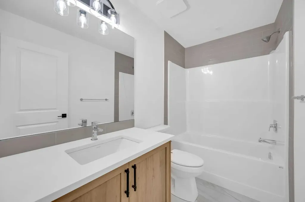 45 Hotchkiss Gardens SE Calgary AB T3S 0T6