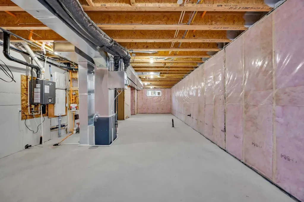 45 Hotchkiss Gardens SE Calgary AB T3S 0T6
