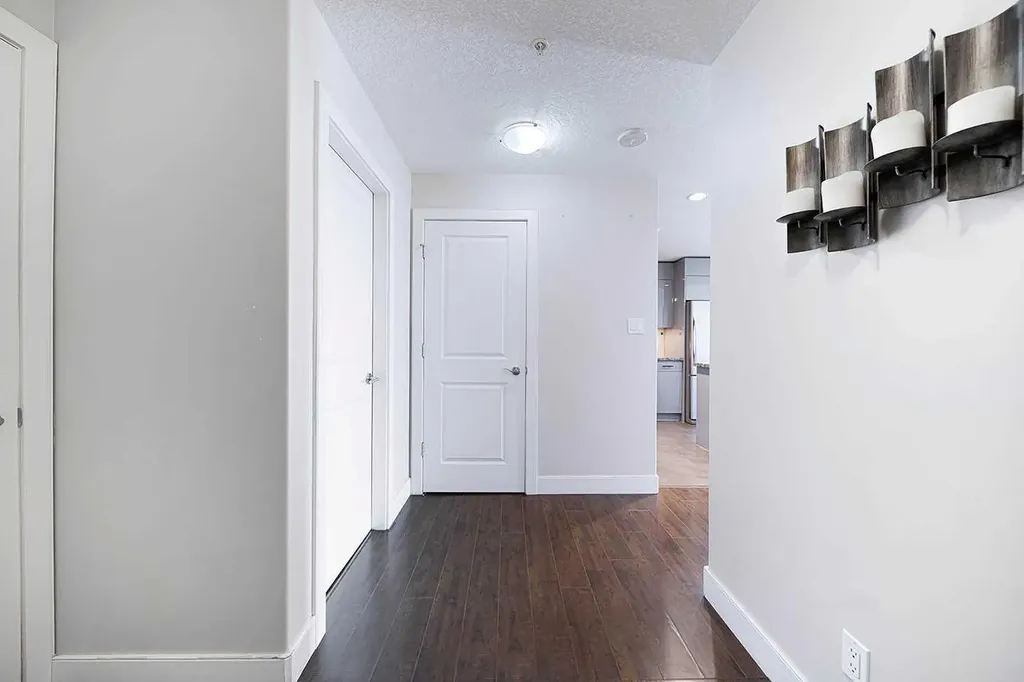 77 Spruce Place SW Calgary AB T3C 3X6