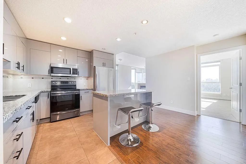 77 Spruce Place SW Calgary AB T3C 3X6