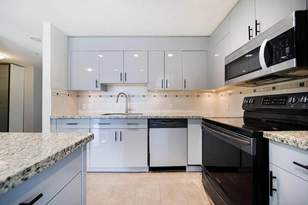 77 Spruce Place SW Calgary AB T3C 3X6