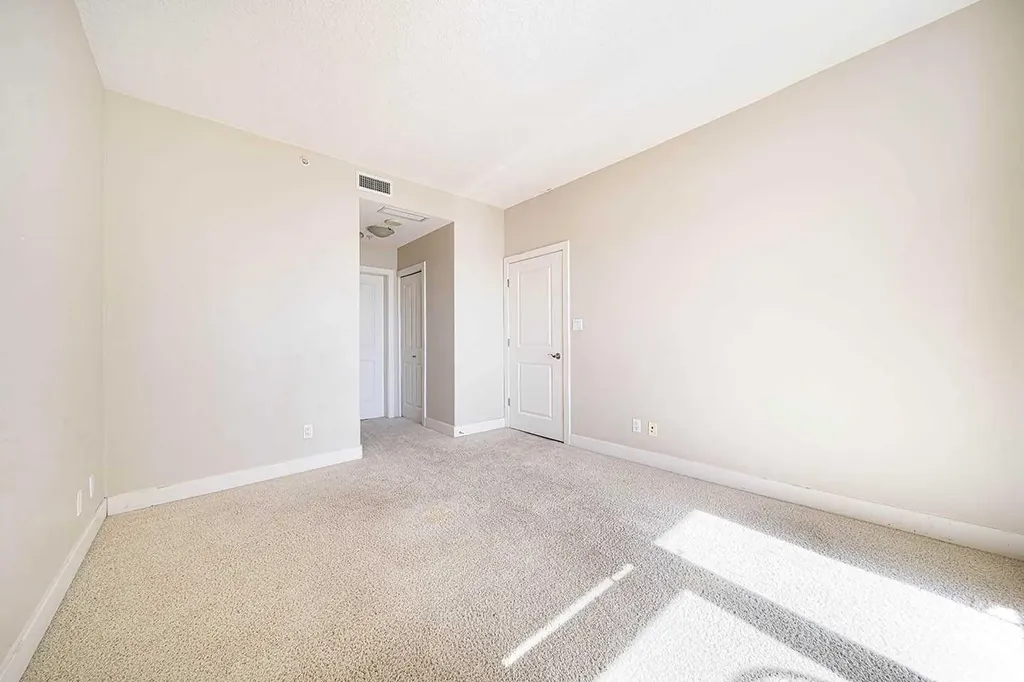 77 Spruce Place SW Calgary AB T3C 3X6