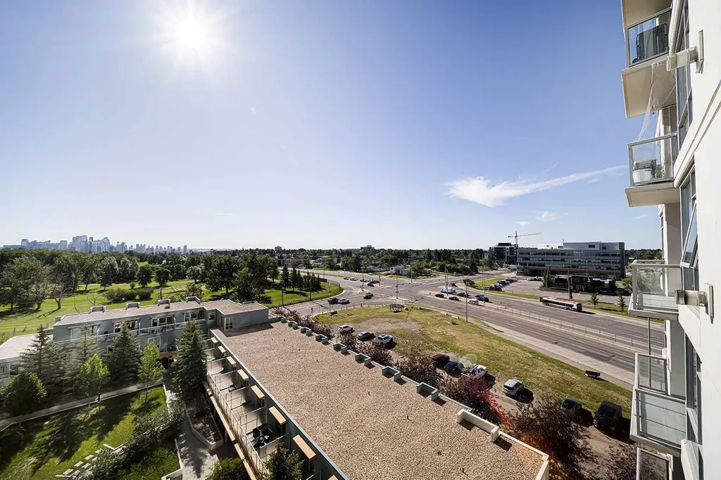 77 Spruce Place SW Calgary AB T3C 3X6