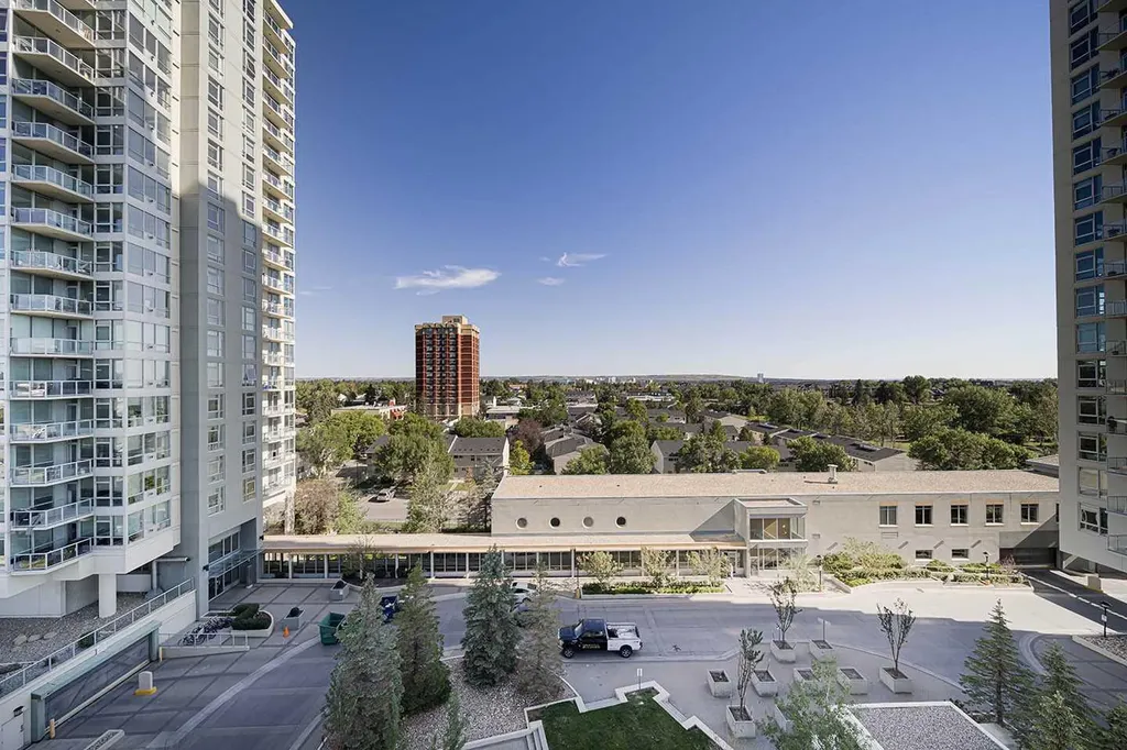 77 Spruce Place SW Calgary AB T3C 3X6
