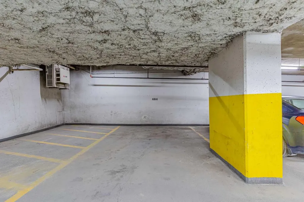 77 Spruce Place SW Calgary AB T3C 3X6