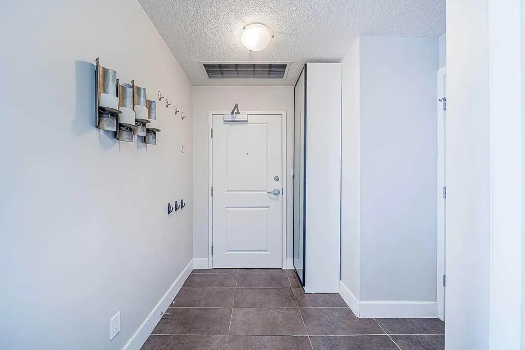 77 Spruce Place SW Calgary AB T3C 3X6