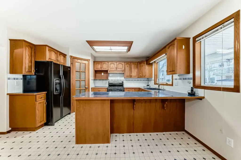 164 Cove Road Chestermere AB T1X 1E4