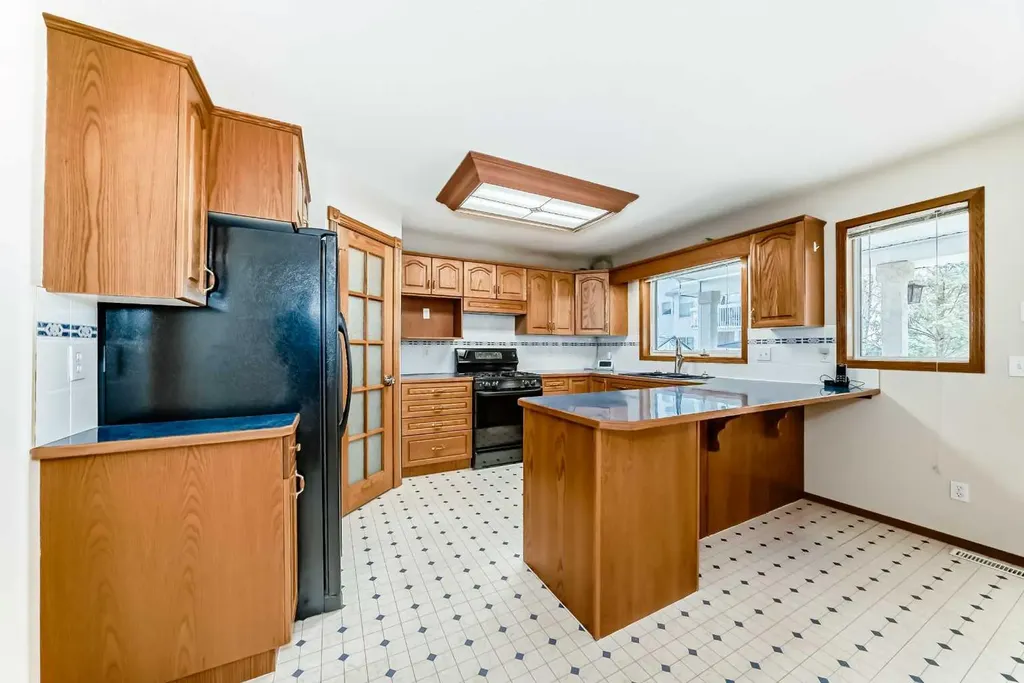 164 Cove Road Chestermere AB T1X 1E4