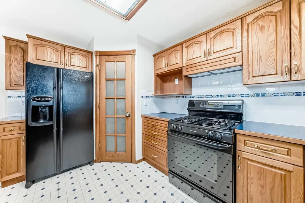164 Cove Road Chestermere AB T1X 1E4