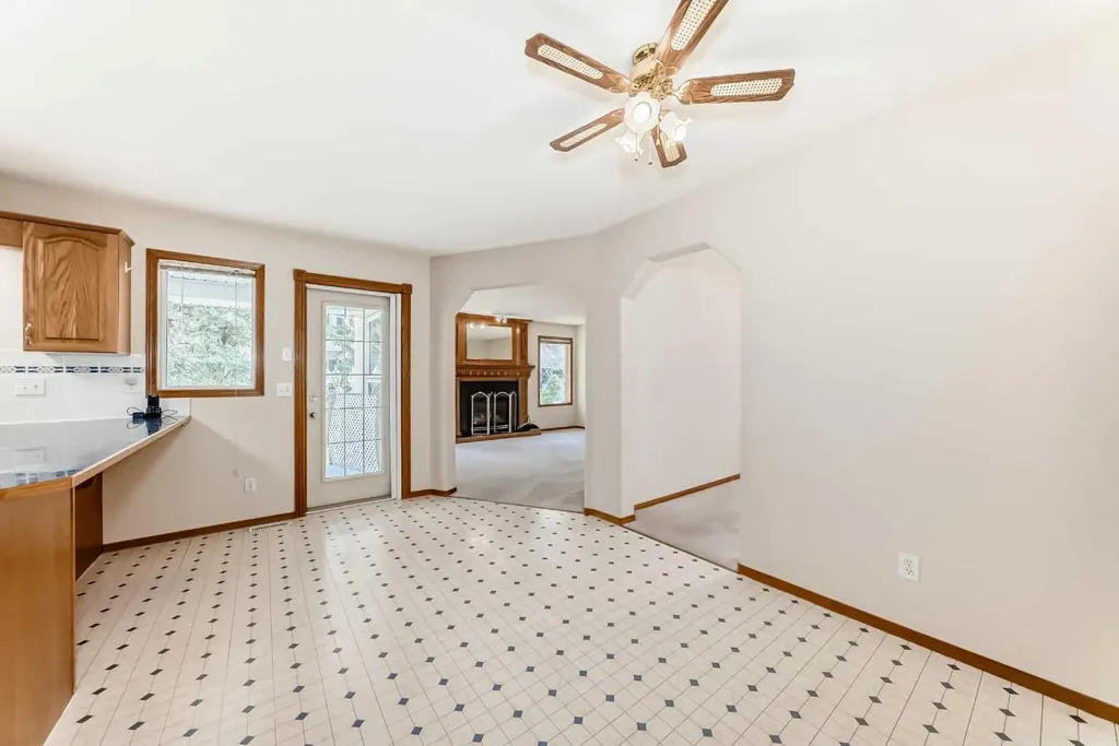 164 Cove Road Chestermere AB T1X 1E4