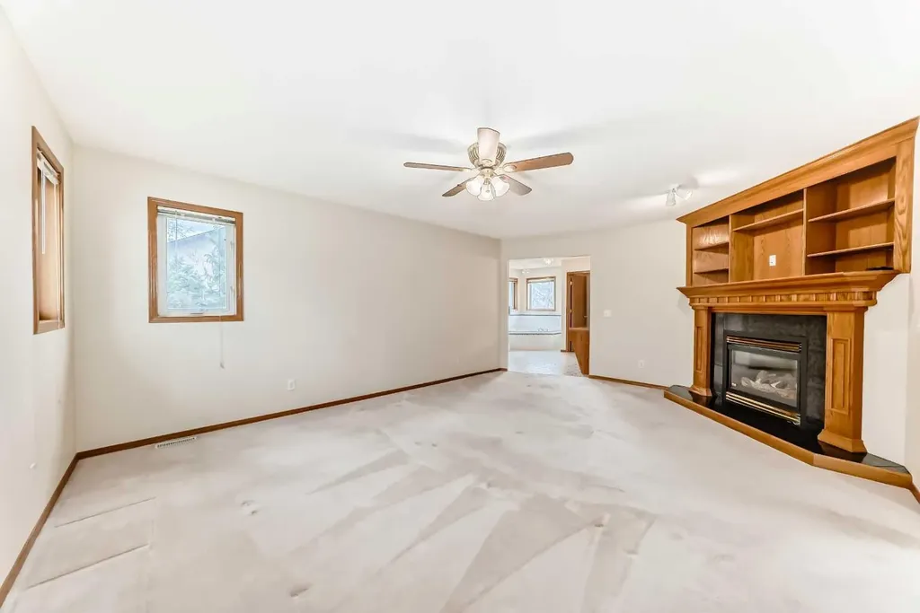 164 Cove Road Chestermere AB T1X 1E4