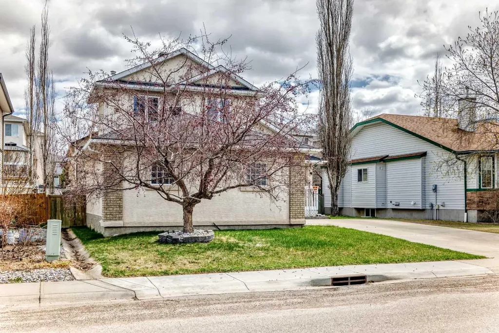 164 Cove Road Chestermere AB T1X 1E4