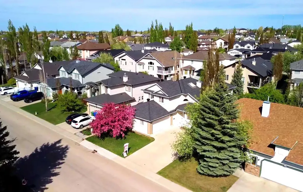 164 Cove Road Chestermere AB T1X 1E4