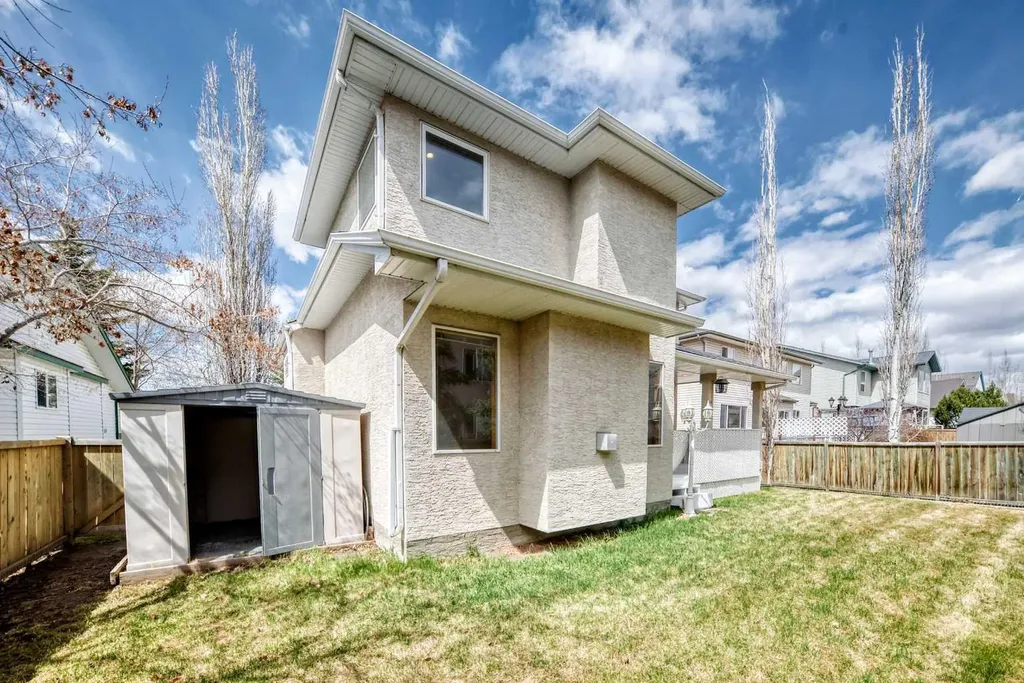164 Cove Road Chestermere AB T1X 1E4