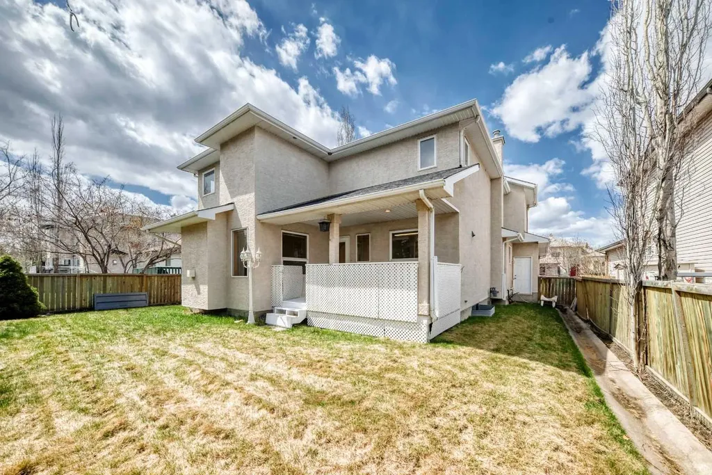 164 Cove Road Chestermere AB T1X 1E4