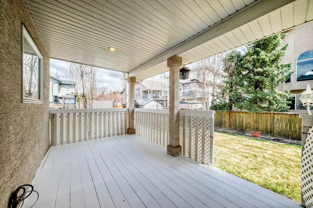 164 Cove Road Chestermere AB T1X 1E4