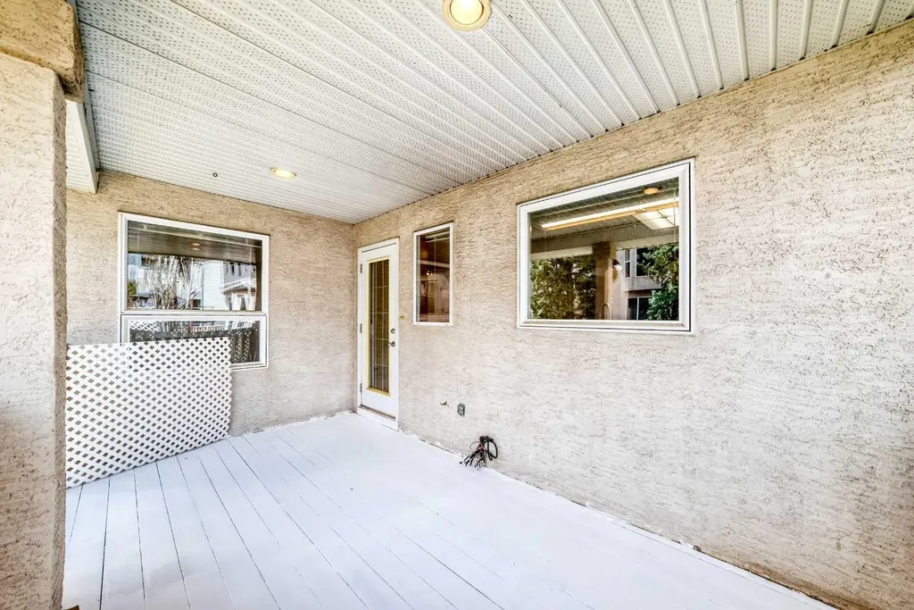 164 Cove Road Chestermere AB T1X 1E4