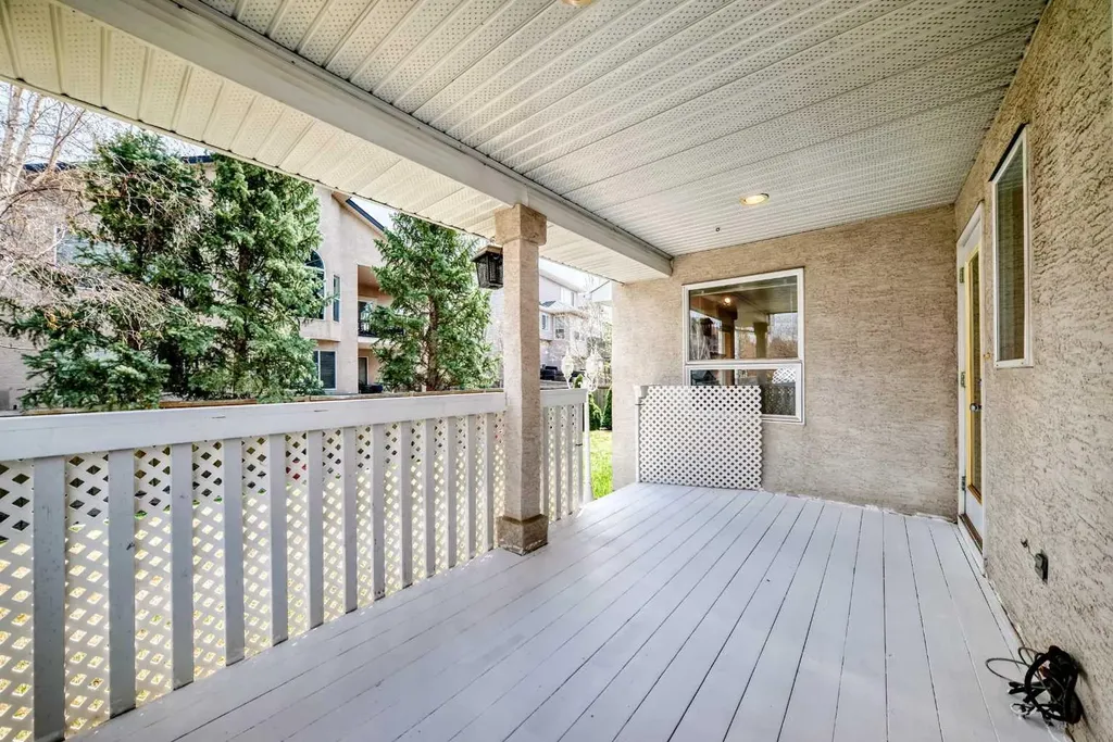 164 Cove Road Chestermere AB T1X 1E4