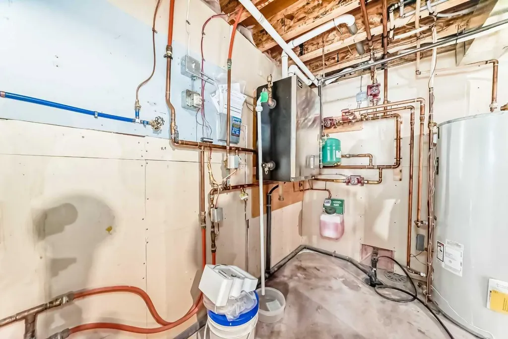 164 Cove Road Chestermere AB T1X 1E4