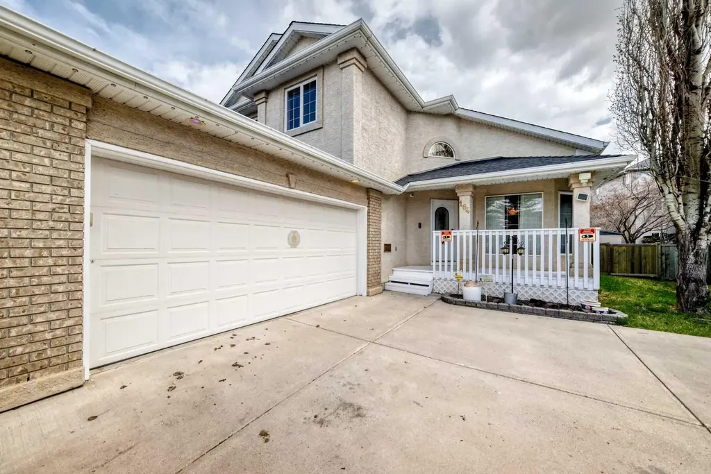 164 Cove Road Chestermere AB T1X 1E4