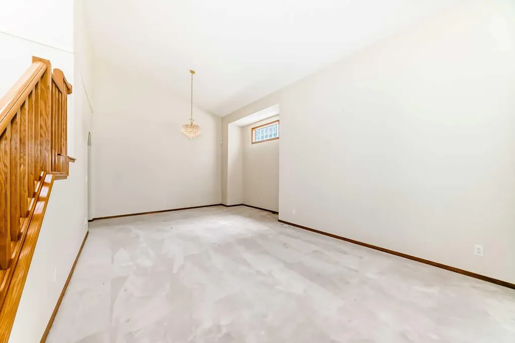 164 Cove Road Chestermere AB T1X 1E4