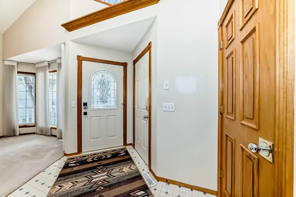164 Cove Road Chestermere AB T1X 1E4