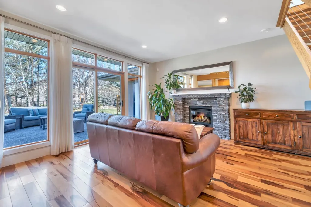 31 Ranch Road Okotoks AB T1S 1W8