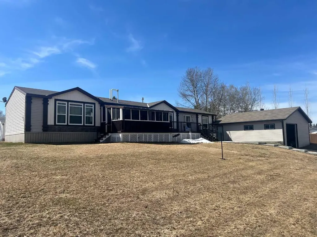 812 5 A Street Fox Creek AB T0H 1P0