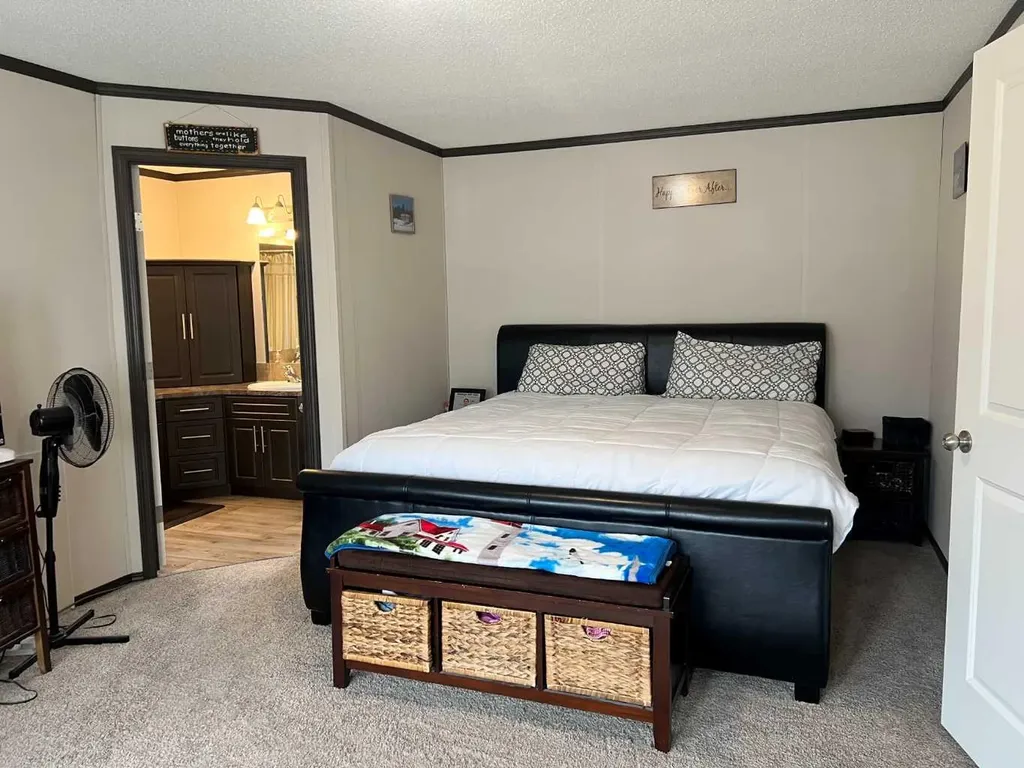 812 5 A Street Fox Creek AB T0H 1P0