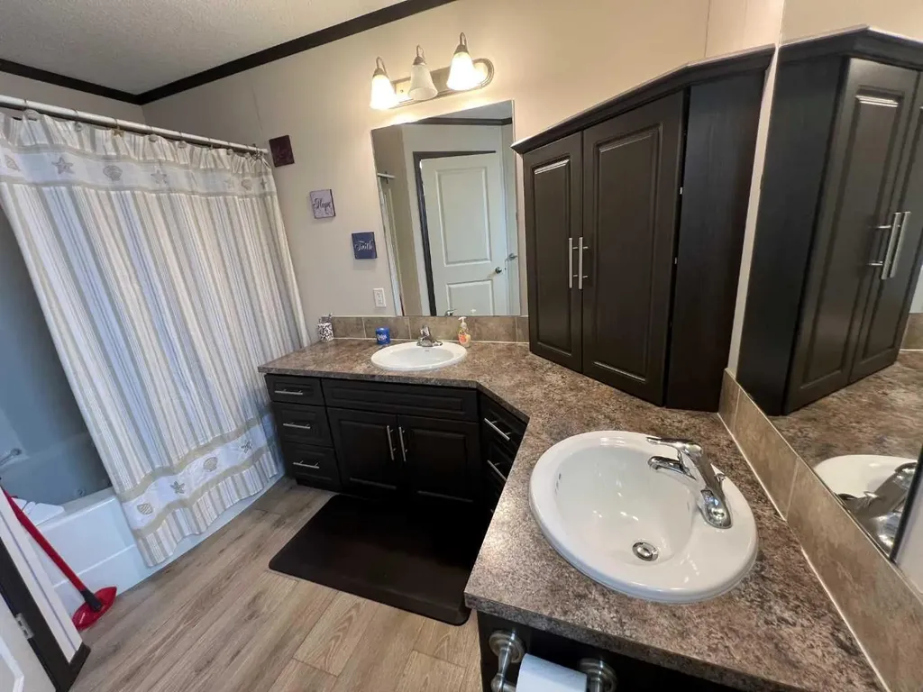 812 5 A Street Fox Creek AB T0H 1P0