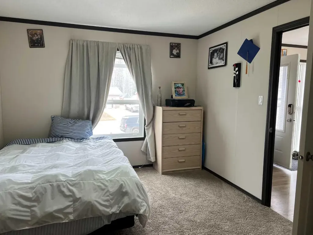 812 5 A Street Fox Creek AB T0H 1P0