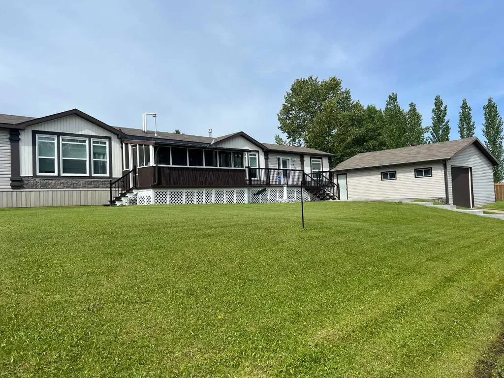 812 5 A Street Fox Creek AB T0H 1P0